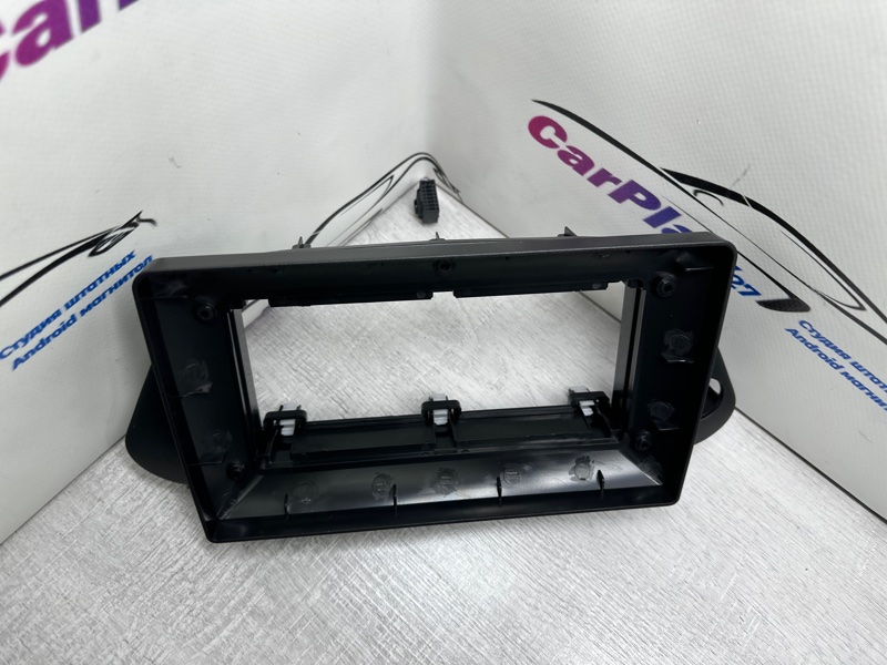 Переходная рамка магнитолы