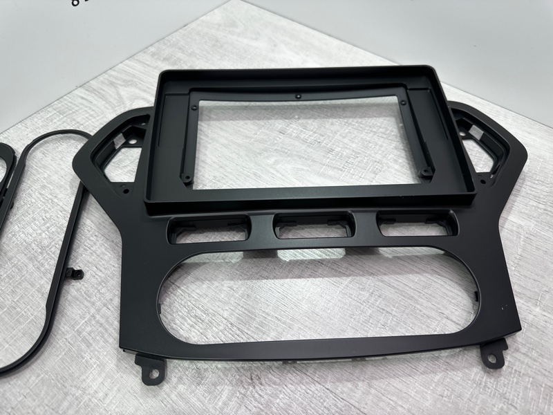 Переходная рамка магнитолы