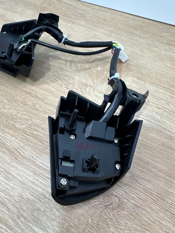 Кнопки руля Toyota Corolla