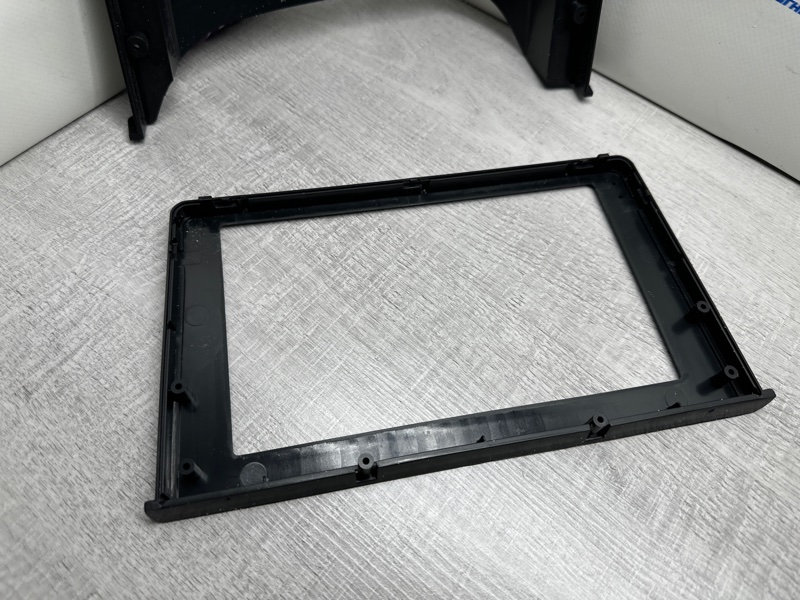 Переходная рамка магнитолы