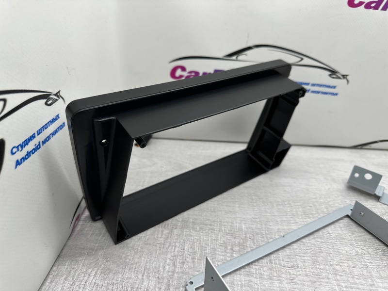 Переходная рамка магнитолы