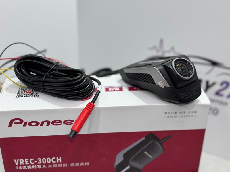 Видеорегистратор Pioneer VREC-300CH