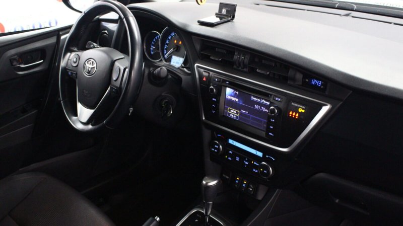 Магнитола штатная Toyota Auris 2012