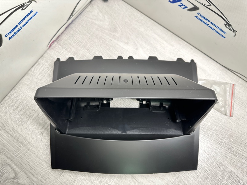 Переходная рамка магнитолы