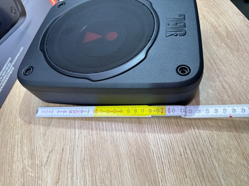 Сабвуфер Активный JBL BassPro Lite