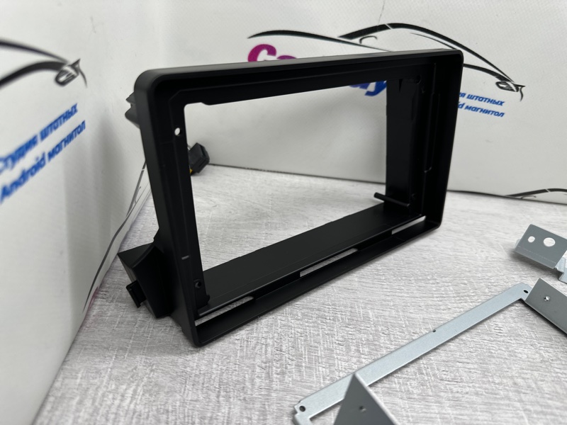 Переходная рамка магнитолы