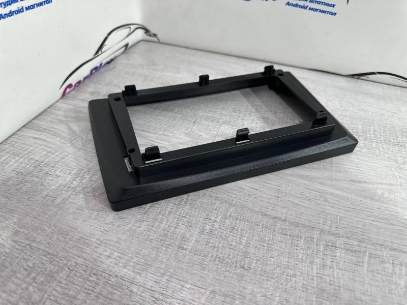 Переходная рамка магнитолы