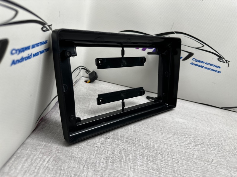 Переходная рамка магнитолы