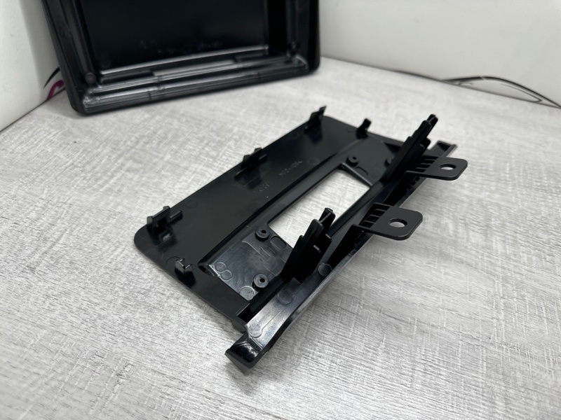 Переходная рамка магнитолы