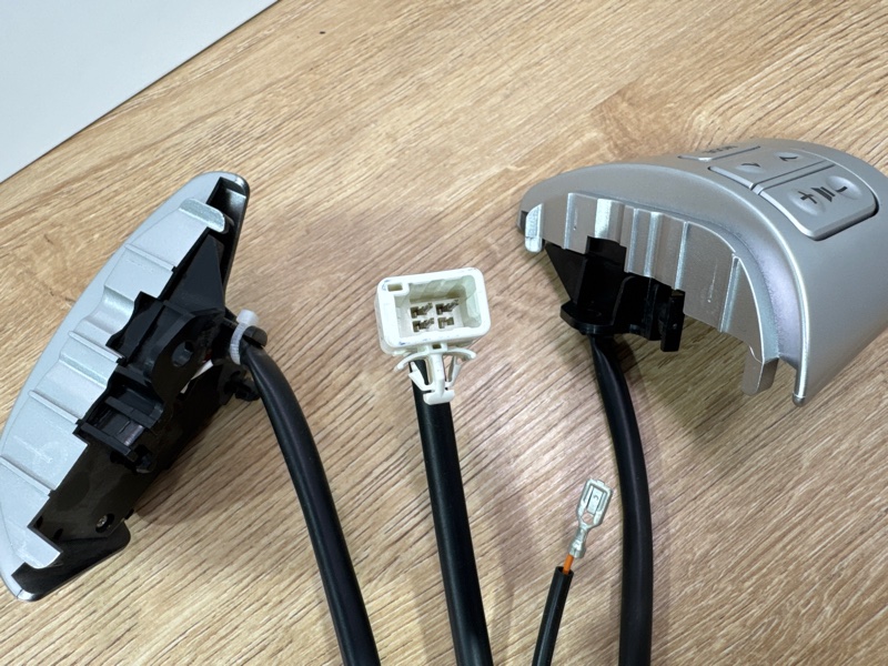 Кнопки руля Toyota Corolla